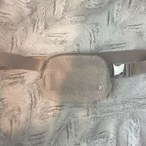 Lululemon Sherpa Belt Bag